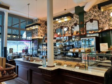 Bakery and tea room in Paris